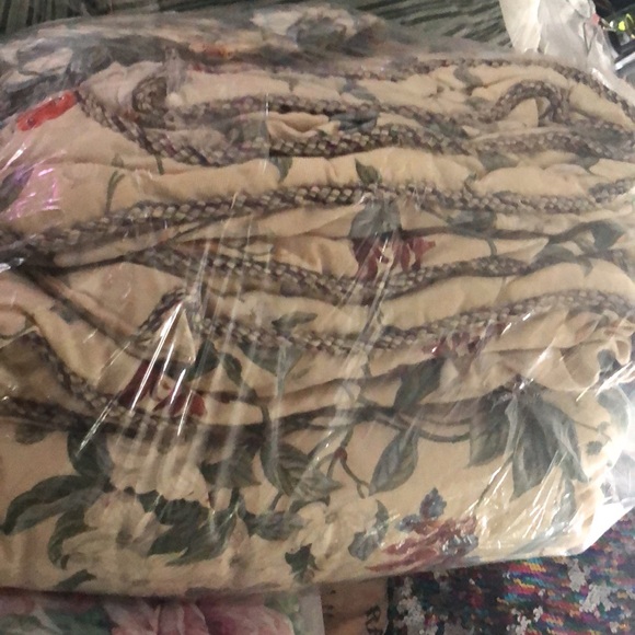 7piece Queen Comforter Set - Picture 5 of 8